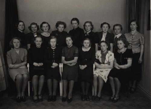 1939 Niss Oskar 30år_29 Gruppbild av anställda vid fabriken Namnad